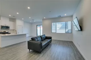 Photo #3: 2488685 Listing 