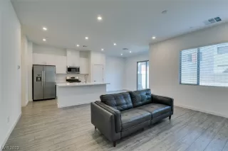 Photo #4: 2488685 Listing 