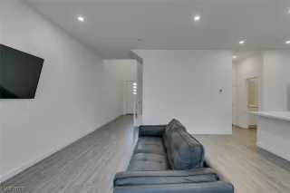 Photo #6: 2488685 Listing 