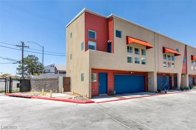 MLS: 2488688 Condo For Sale