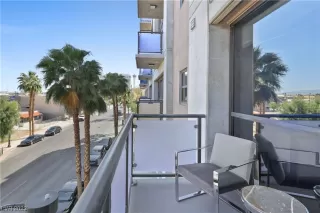 Photo #6: 2488712 Listing