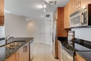 Photo #5: 2488721 Listing 