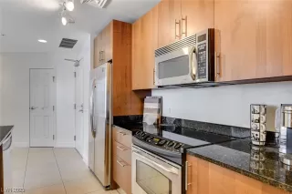 Photo #6: 2488721 Listing 