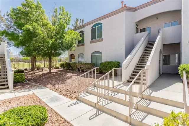 MLS: 2488724 Condo For Sale