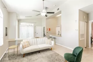 Photo #3: 2488724 Listing 