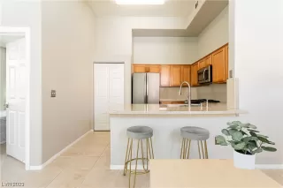 Photo #5: 2488724 Listing 