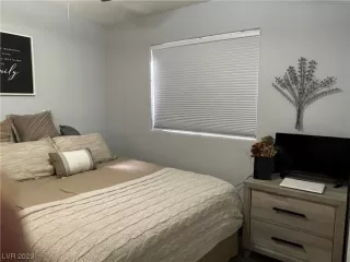 Photo #5: 2488812 Listing 