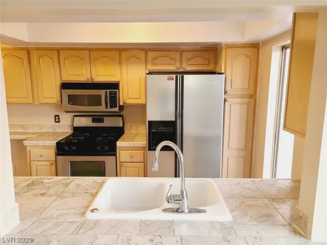 MLS: 2488824 Condo For Sale