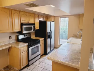 Photo #1: 2488824 Listing