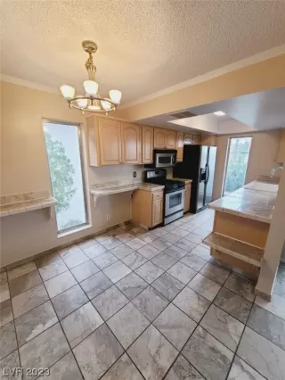 Photo #2: 2488824 Listing