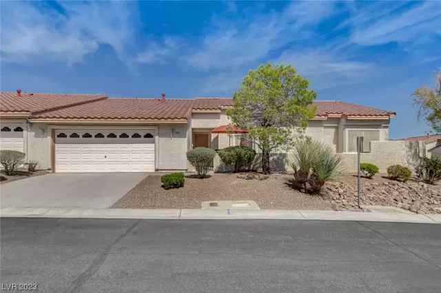 MLS: 2488832 Condo For Sale