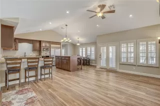 Photo #3: 2488832 Listing