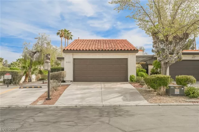 MLS: 2488858 Condo For Sale