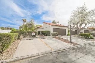 Photo #2: 2488858 Listing