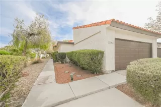 Photo #3: 2488858 Listing