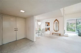 Photo #6: 2488858 Listing