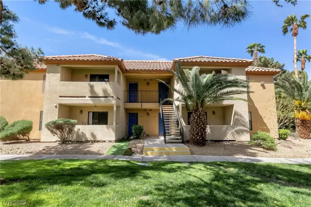 MLS: 2488859 Condo For Sale