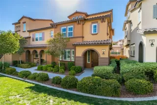 Photo #2: 2488885 Listing