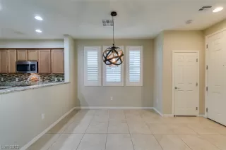 Photo #6: 2488885 Listing