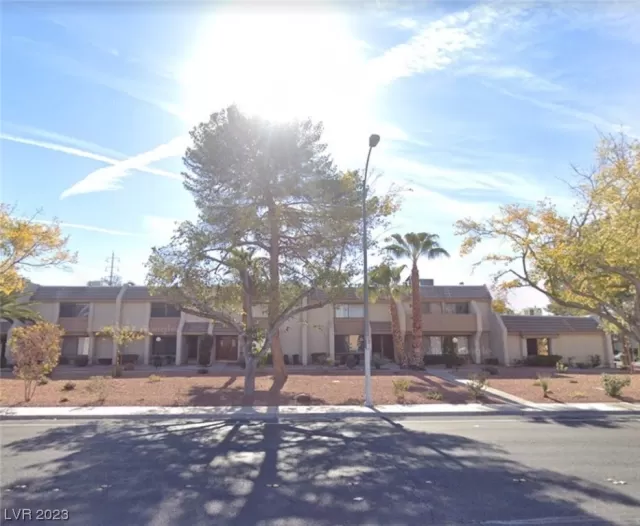 MLS: 2488903 Condo For Sale