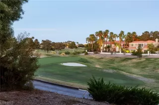 Photo #3: 2488904 Listing