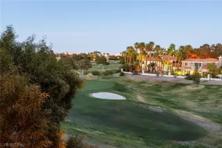 Photo #5: 2488904 Listing