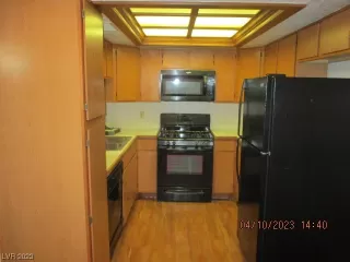 Photo #4: 2488907 Listing 