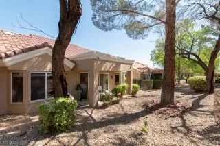 Photo #4: 2488923 Listing 