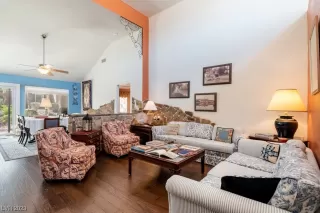 Photo #5: 2488923 Listing 