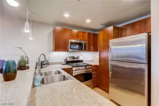 Photo #5: 2488935 Listing 