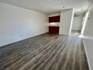 Photo #2: 2488938 Listing 
