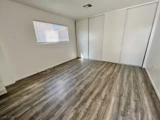 Photo #4: 2488938 Listing 