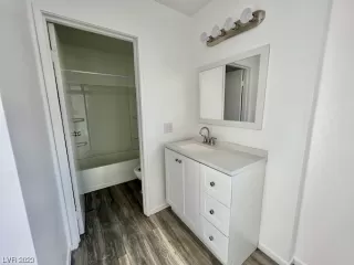 Photo #5: 2488938 Listing 