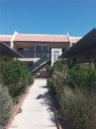 Photo #1: 2488943 Listing