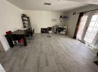 Photo #3: 2488983 Listing