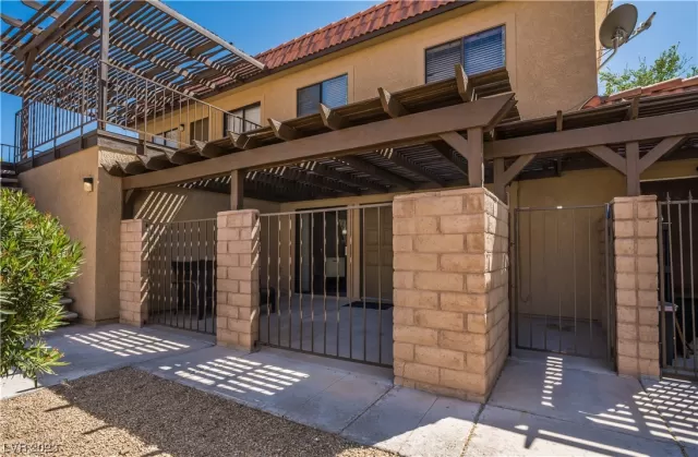 MLS: 2489010 Condo For Sale