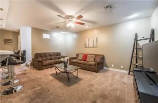 Photo #3: 2489010 Listing