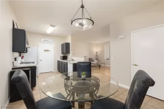 Photo #2: 2489013 Listing 