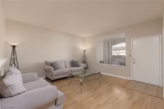 Photo #4: 2489013 Listing 