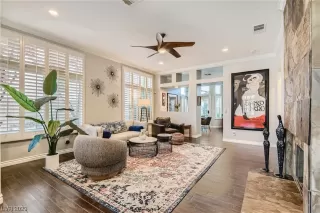 Photo #6: 2489024 Listing 