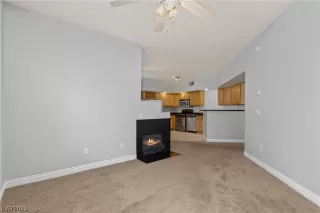 Photo #5: 2489038 Listing 