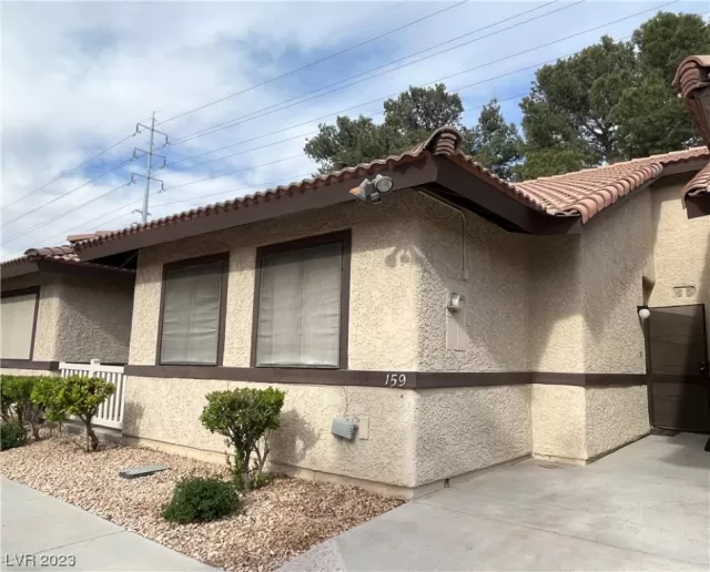 MLS: 2489068 Condo For Sale