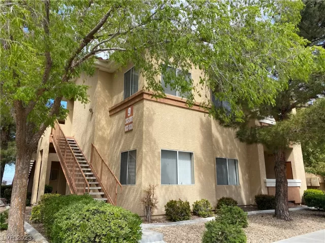 MLS: 2489091 Condo For Sale