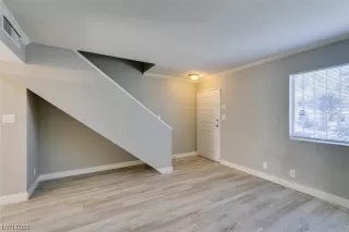 Photo #5: 2489120 Listing 