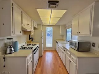 Photo #6: 2489145 Listing 