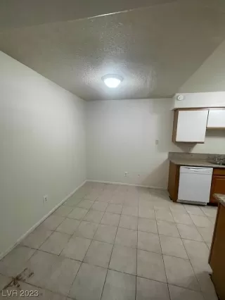 Photo #6: 2489146 Listing 