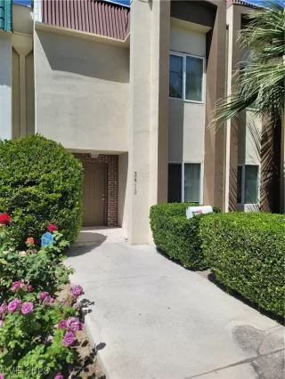 Photo #2: 2489154 Listing 