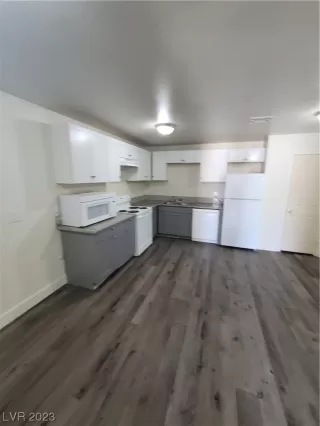 Photo #5: 2489154 Listing 