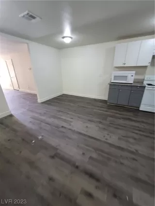 Photo #6: 2489154 Listing 