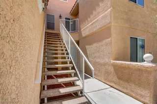 Photo #2: 2489169 Listing